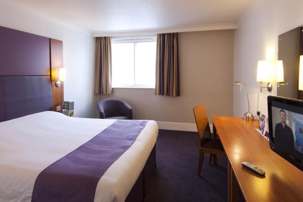 Premier Inn Falkirk East Esterno foto