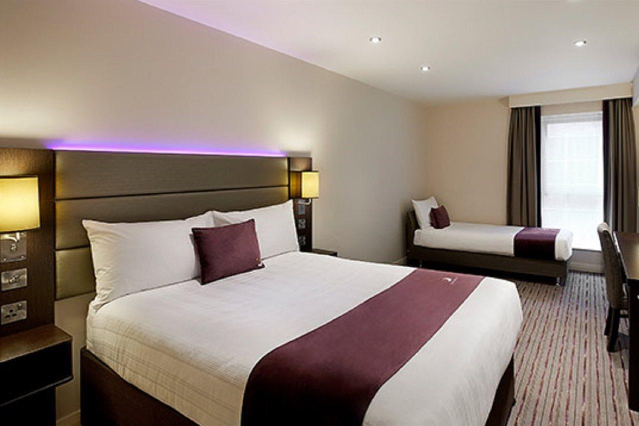Premier Inn Falkirk East Esterno foto